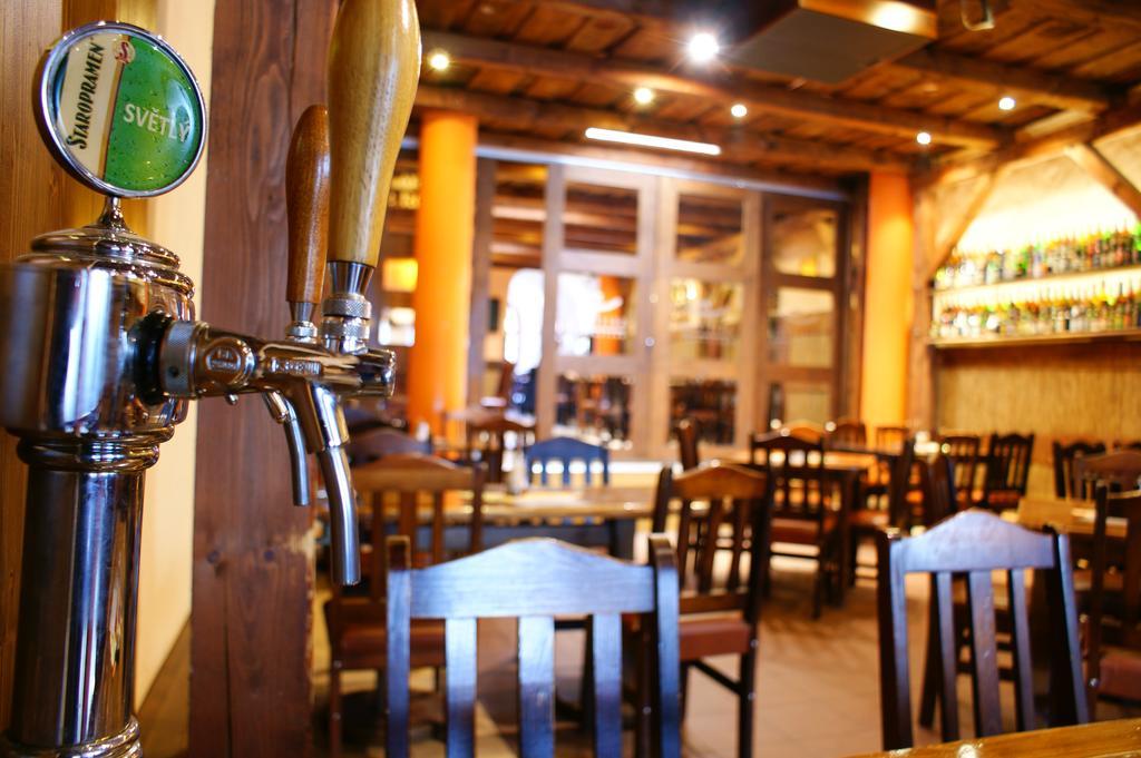 Grillbar Penzion & Restaurant Spisska Nova Ves Luaran gambar